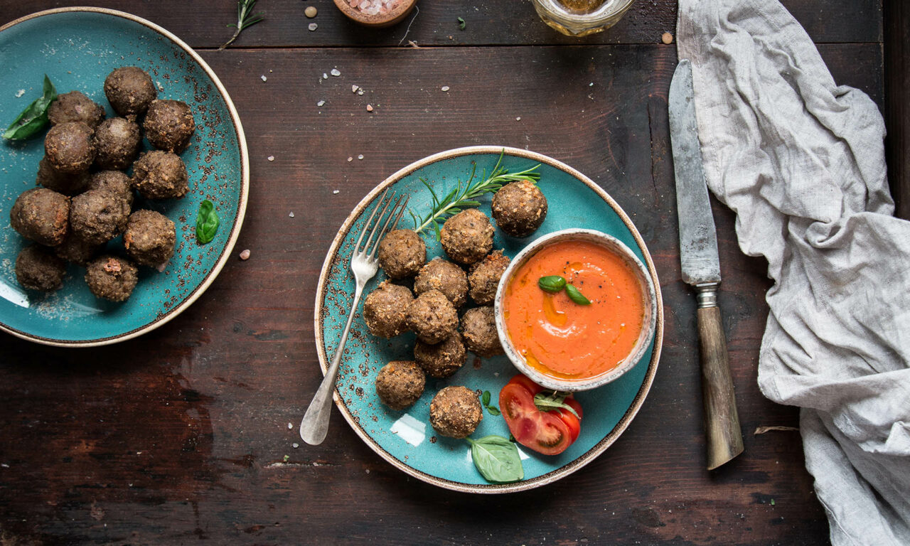 GREEN LENTIL AND EGGPLANT PATTIES WITH FRESH TOMATO SAUCE