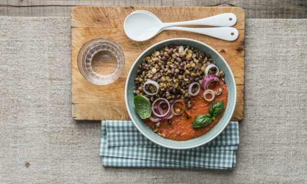 GAZPACHO WITH NUTRIGOOD MIX AND OATS, ONION RINGS, GARLIC, AND BASIL