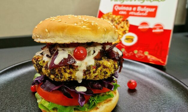 QUINOA AND BULGUR BURGER