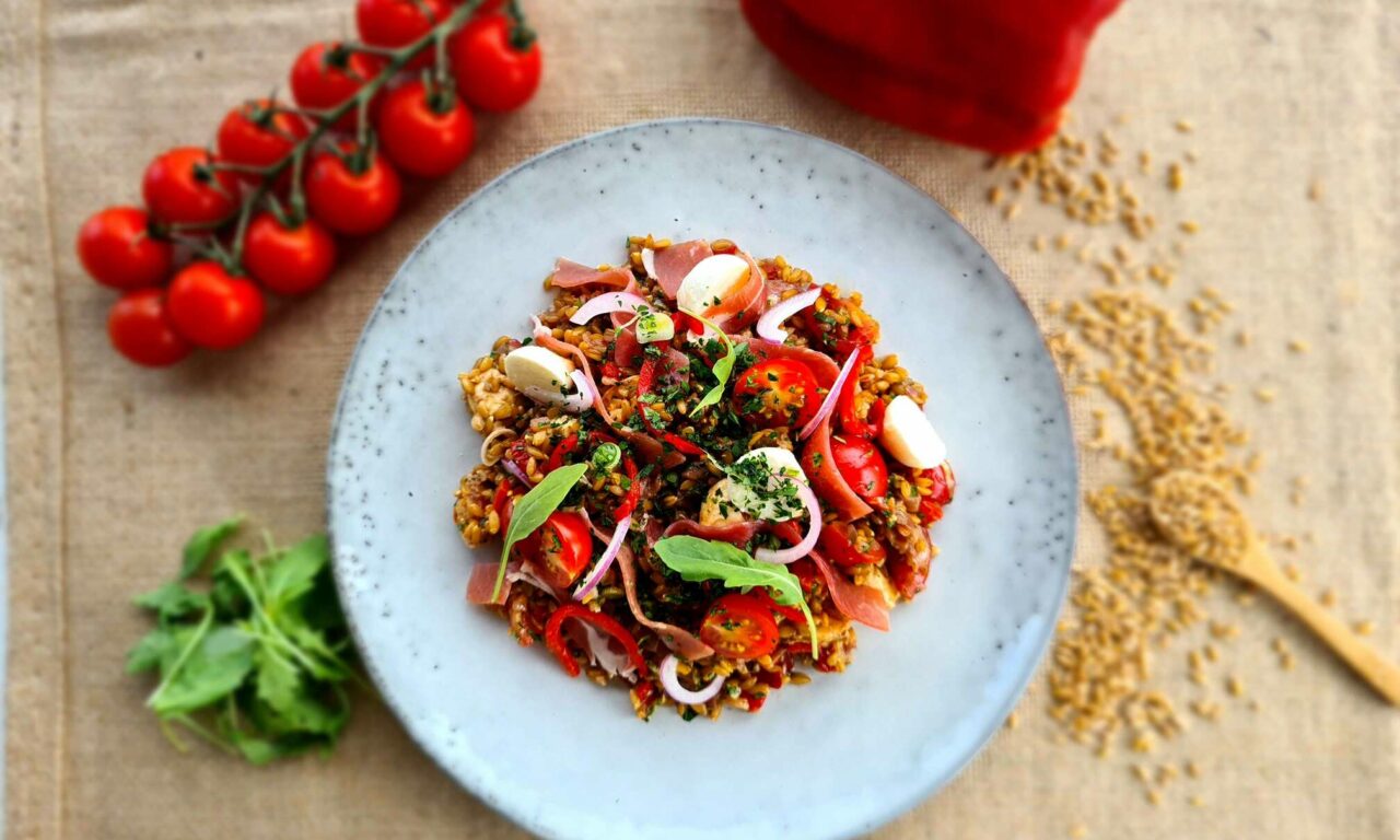 INSALATA DI FARRO AI SAPORI ESTIVI